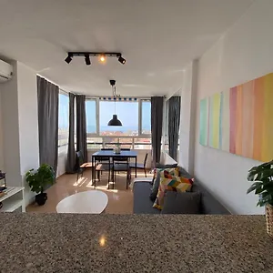 Con Impresionante Vista, Piscina Y Parking Apartamento