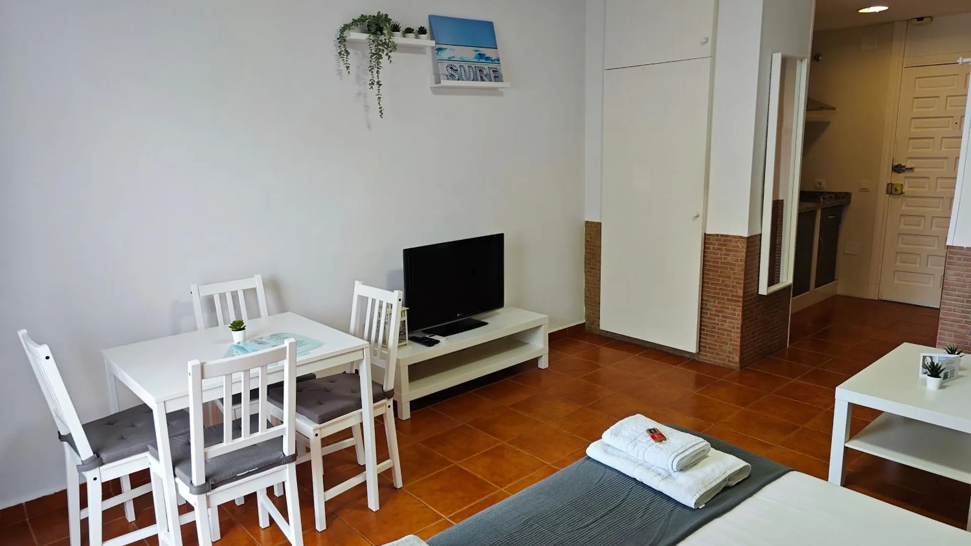 Benalbeach Casa Kito Suite 1ª Linea De Playa Benalmádena 0*,  Ισπανία